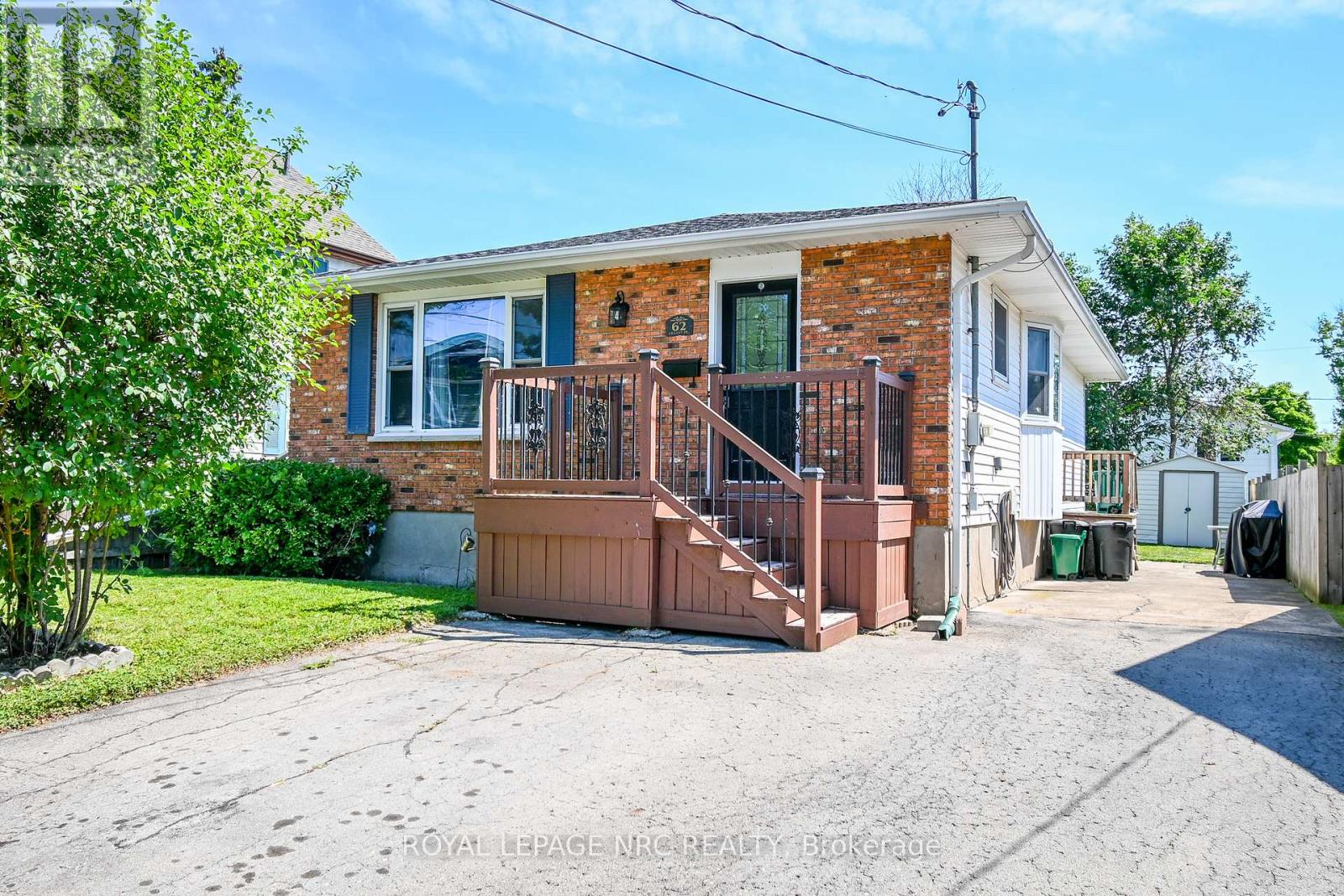 62 Lillian Place, Fort Erie, Ontario  L2A 5M2 - Photo 3 - X12383503