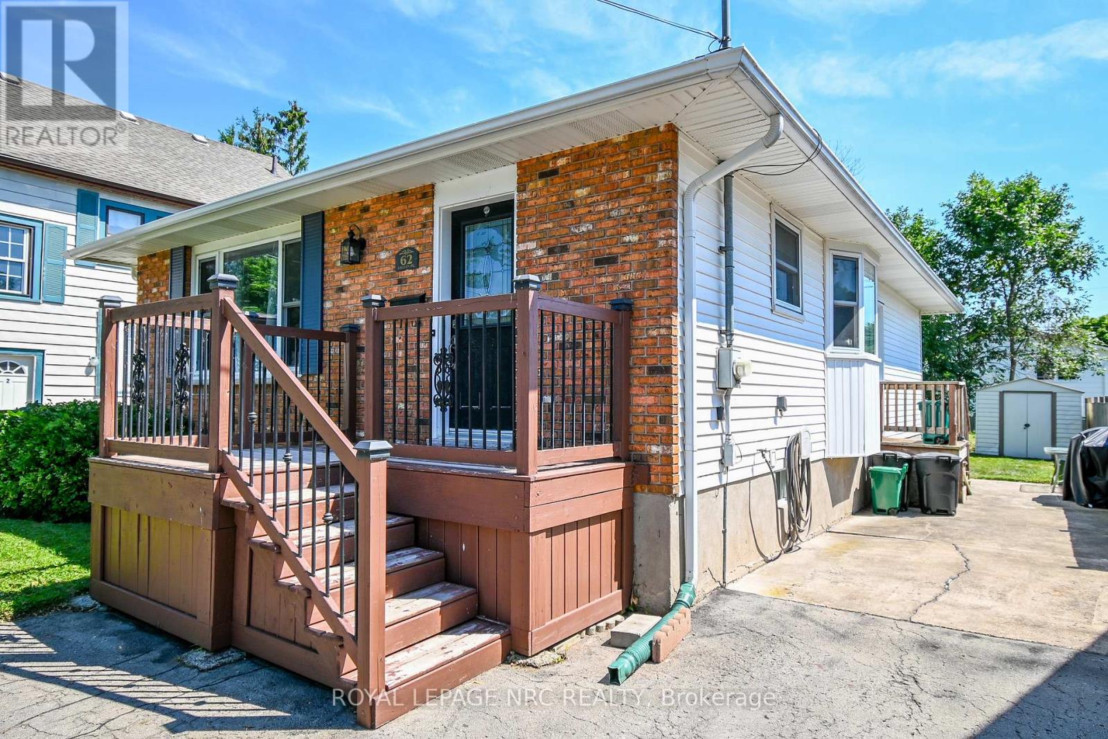 62 Lillian Place, Fort Erie, Ontario  L2A 5M2 - Photo 4 - X12383503