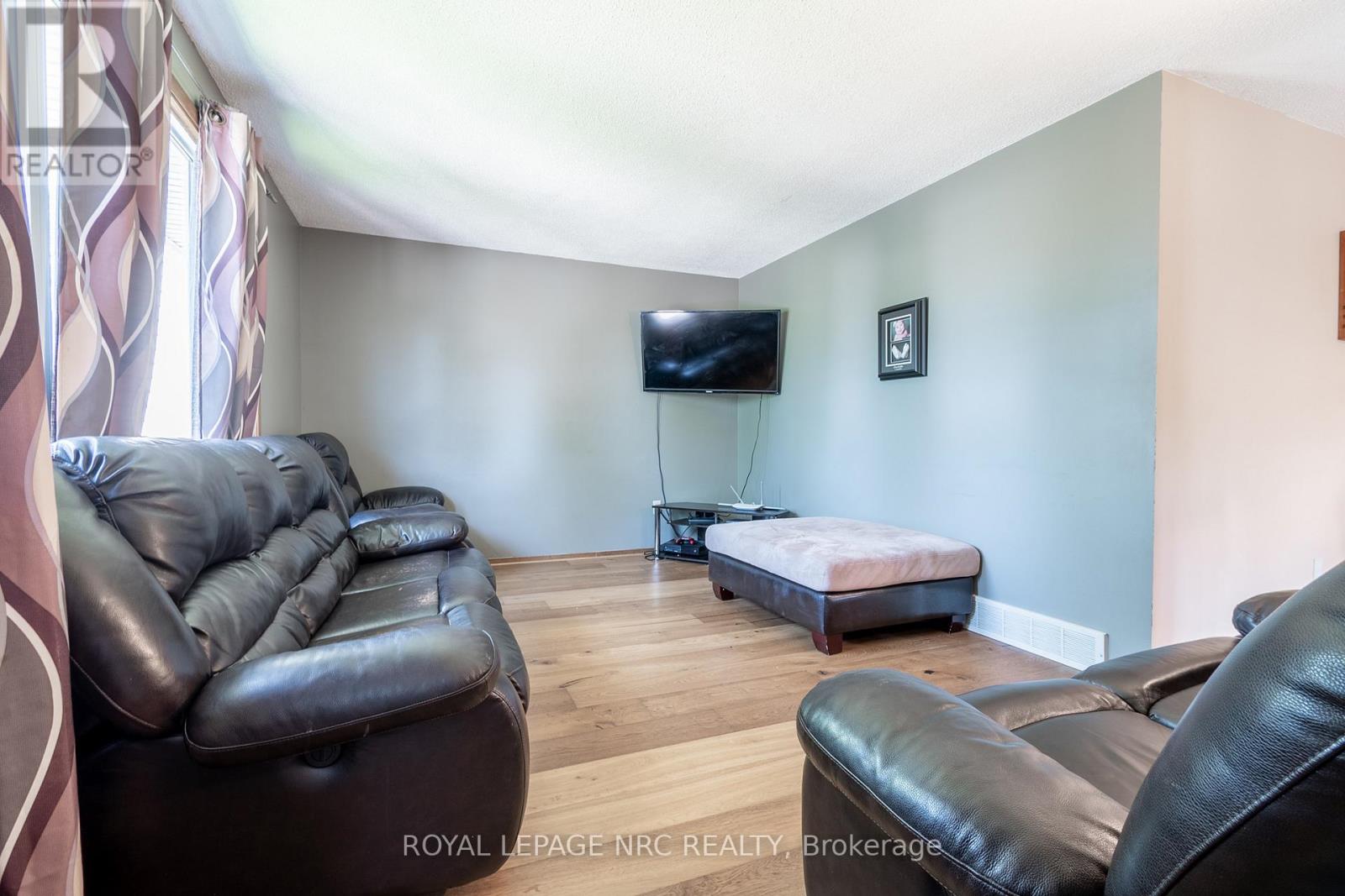 62 Lillian Place, Fort Erie, Ontario  L2A 5M2 - Photo 7 - X12383503