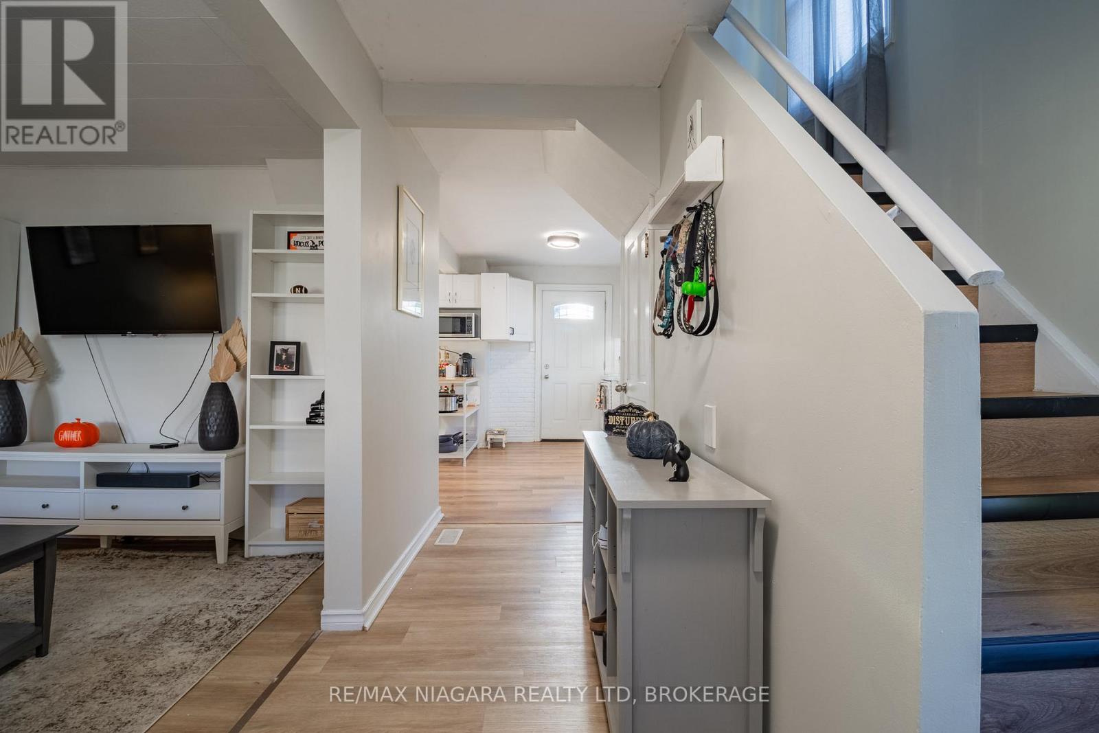 29 Wilson Street, St. Catharines, Ontario  L2R 5Z9 - Photo 4 - X12383551