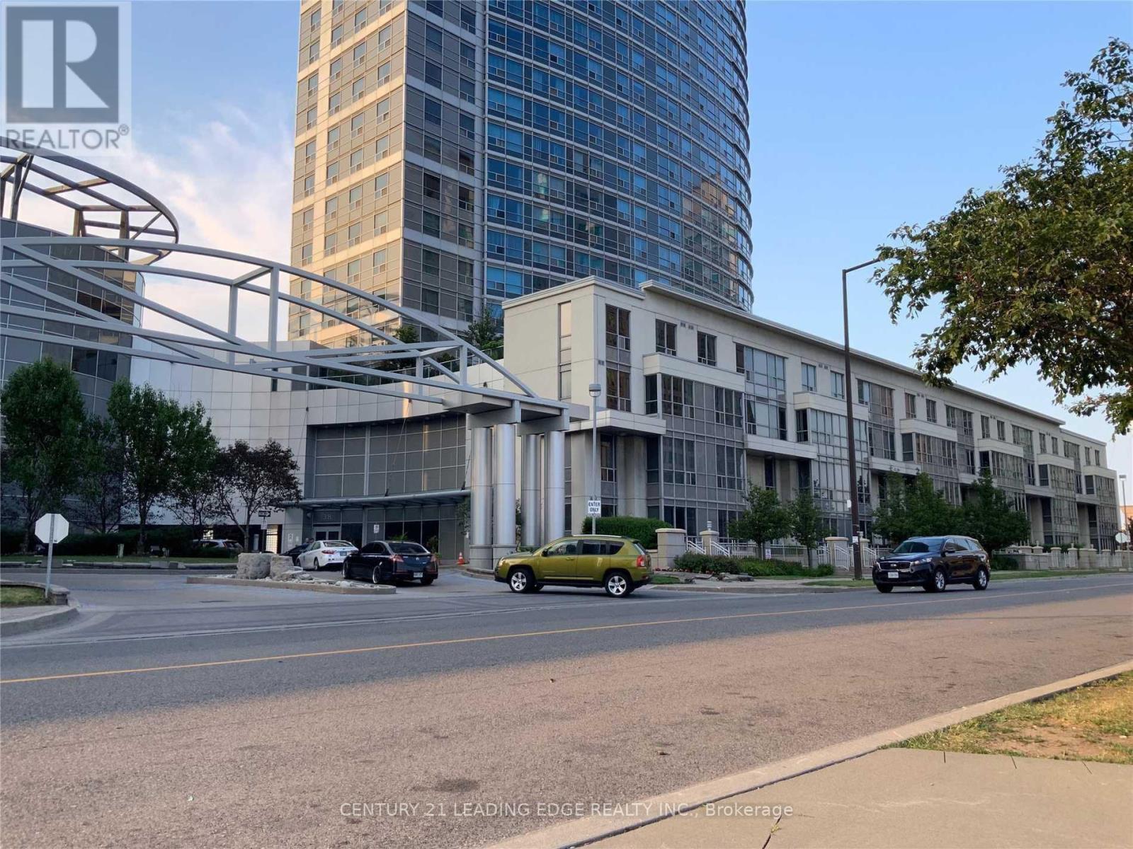 1605 - 38 LEE CENTRE DRIVE, Toronto, Ontario