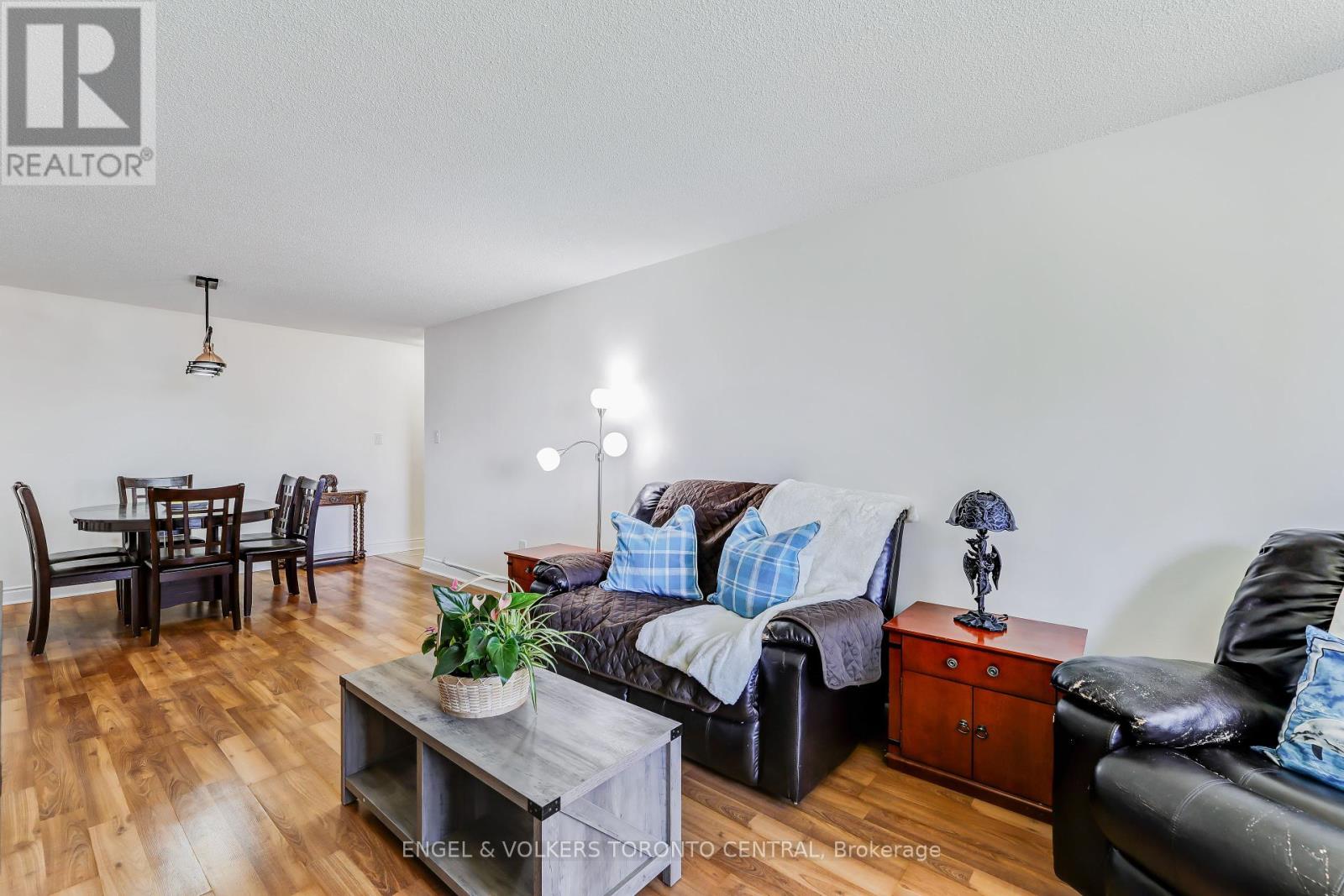 207 - 15 Sewells Road, Toronto, Ontario  M1B 3V7 - Photo 8 - E12383466