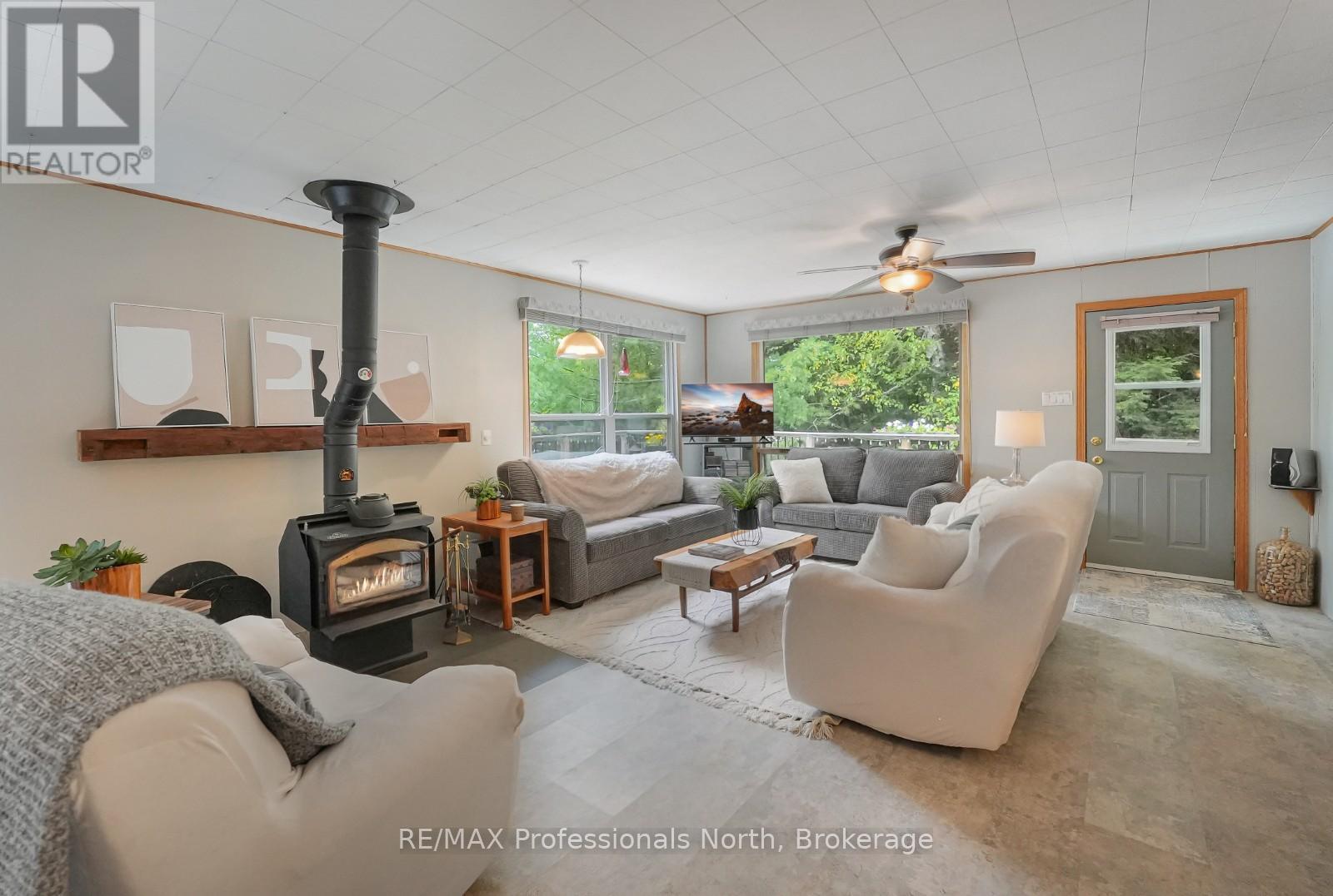 2375 Watts Road, Dysart Et Al, Ontario  K0M 1S0 - Photo 14 - X12383501