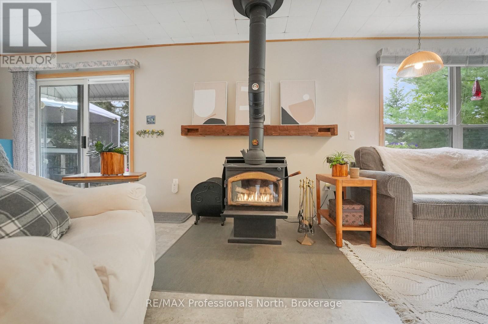 2375 Watts Road, Dysart Et Al, Ontario  K0M 1S0 - Photo 17 - X12383501