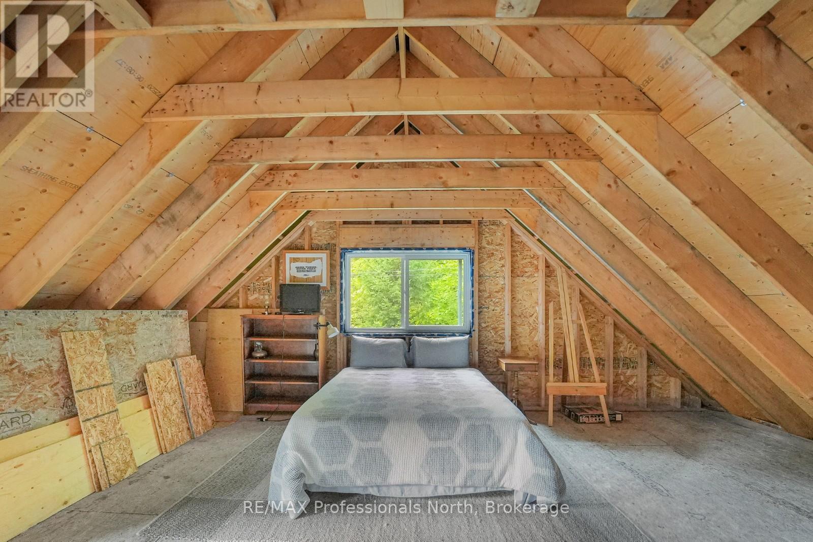 2375 Watts Road, Dysart Et Al, Ontario  K0M 1S0 - Photo 39 - X12383501