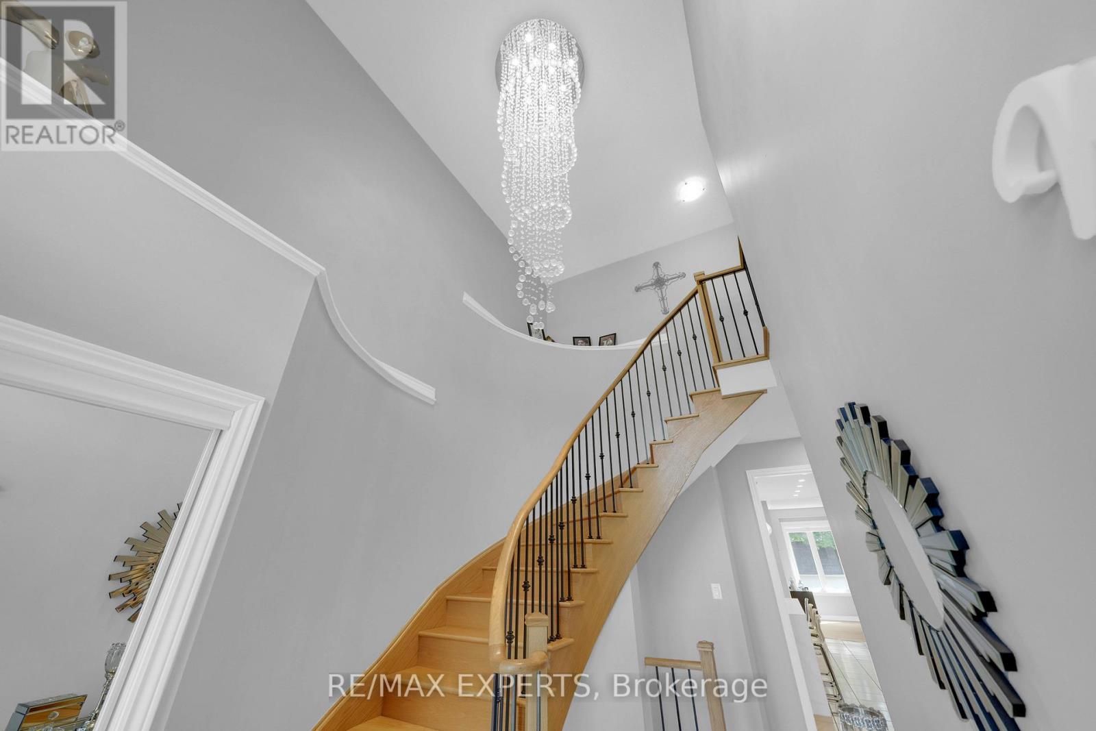 2190 Dawson Crescent, Innisfil, Ontario  L9S 0G9 - Photo 10 - N12383392