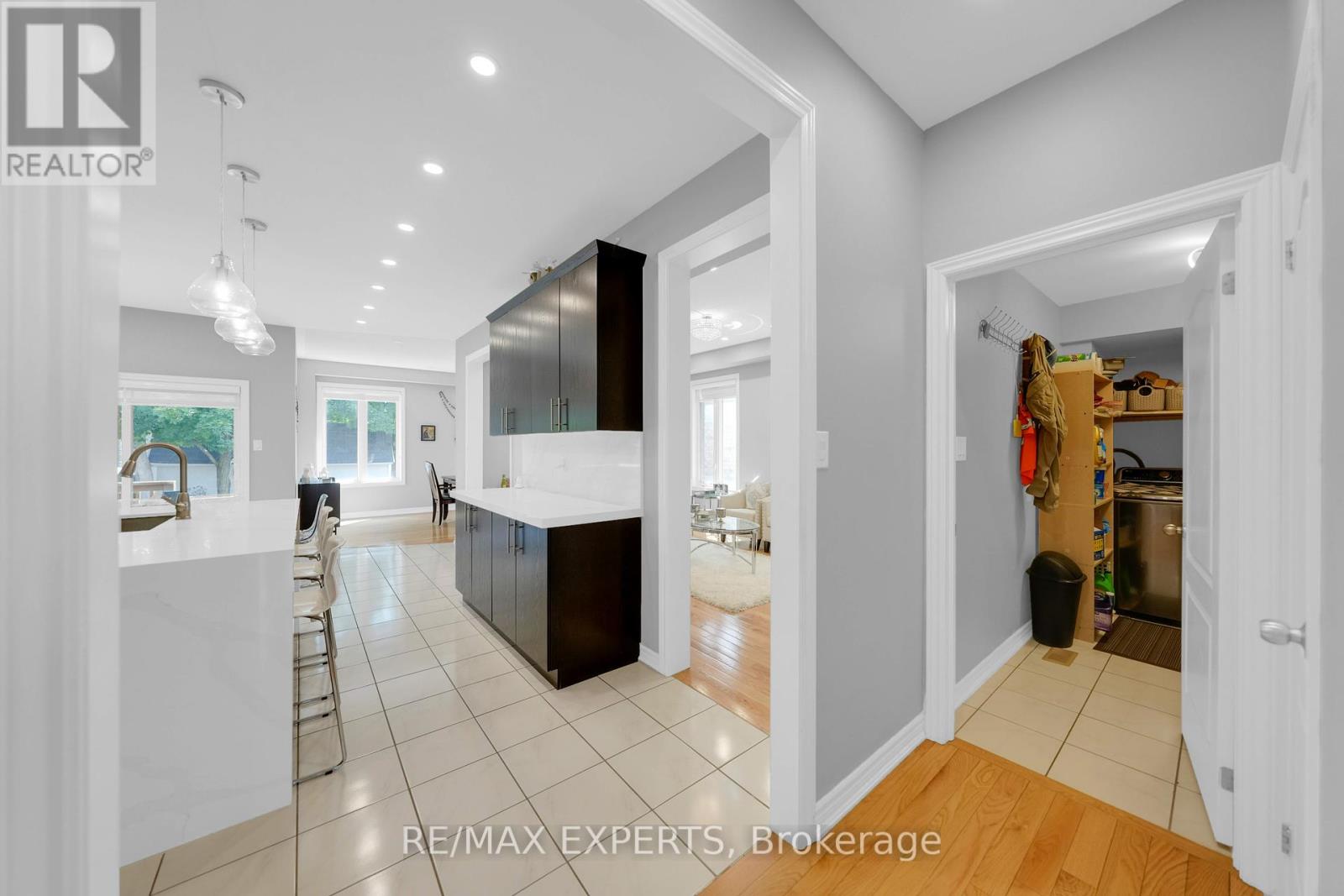 2190 Dawson Crescent, Innisfil, Ontario  L9S 0G9 - Photo 11 - N12383392