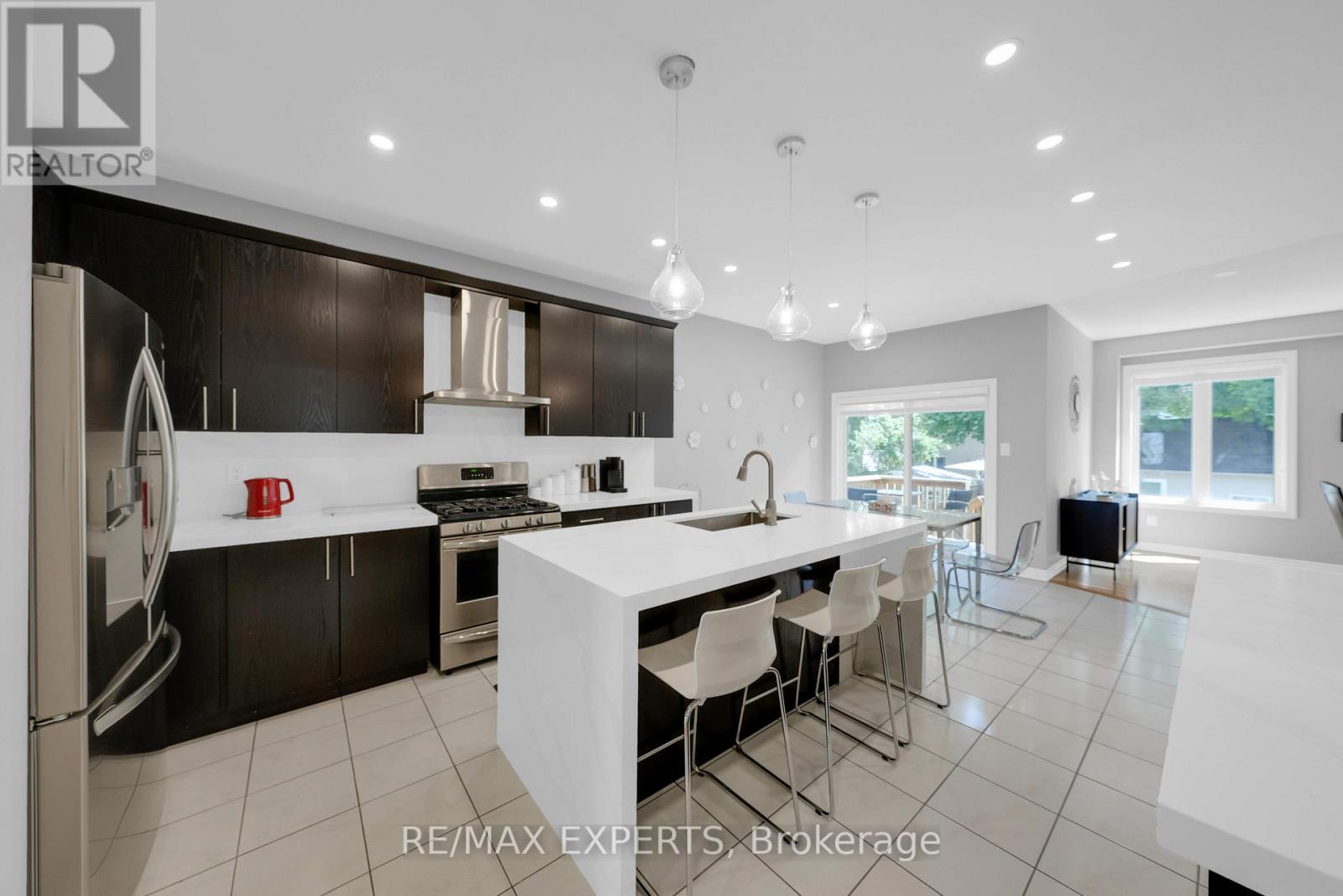 2190 Dawson Crescent, Innisfil, Ontario  L9S 0G9 - Photo 12 - N12383392
