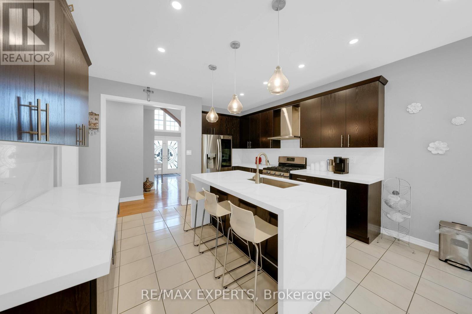 2190 Dawson Crescent, Innisfil, Ontario  L9S 0G9 - Photo 13 - N12383392
