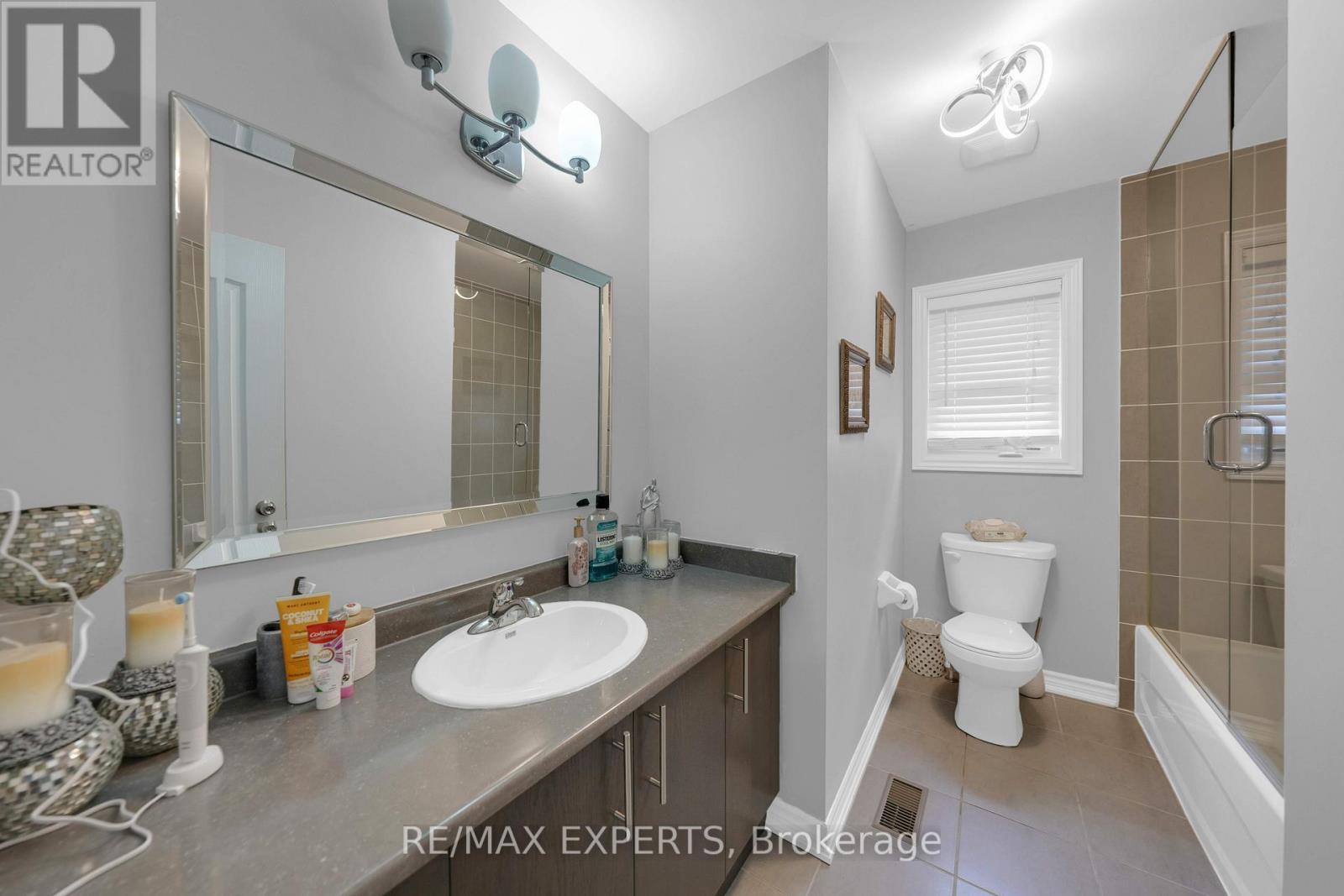 2190 Dawson Crescent, Innisfil, Ontario  L9S 0G9 - Photo 23 - N12383392