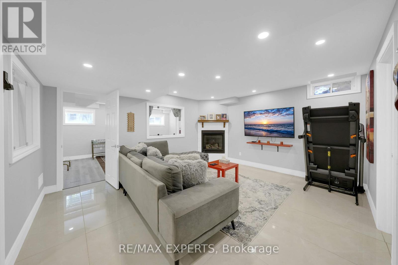 2190 Dawson Crescent, Innisfil, Ontario  L9S 0G9 - Photo 37 - N12383392