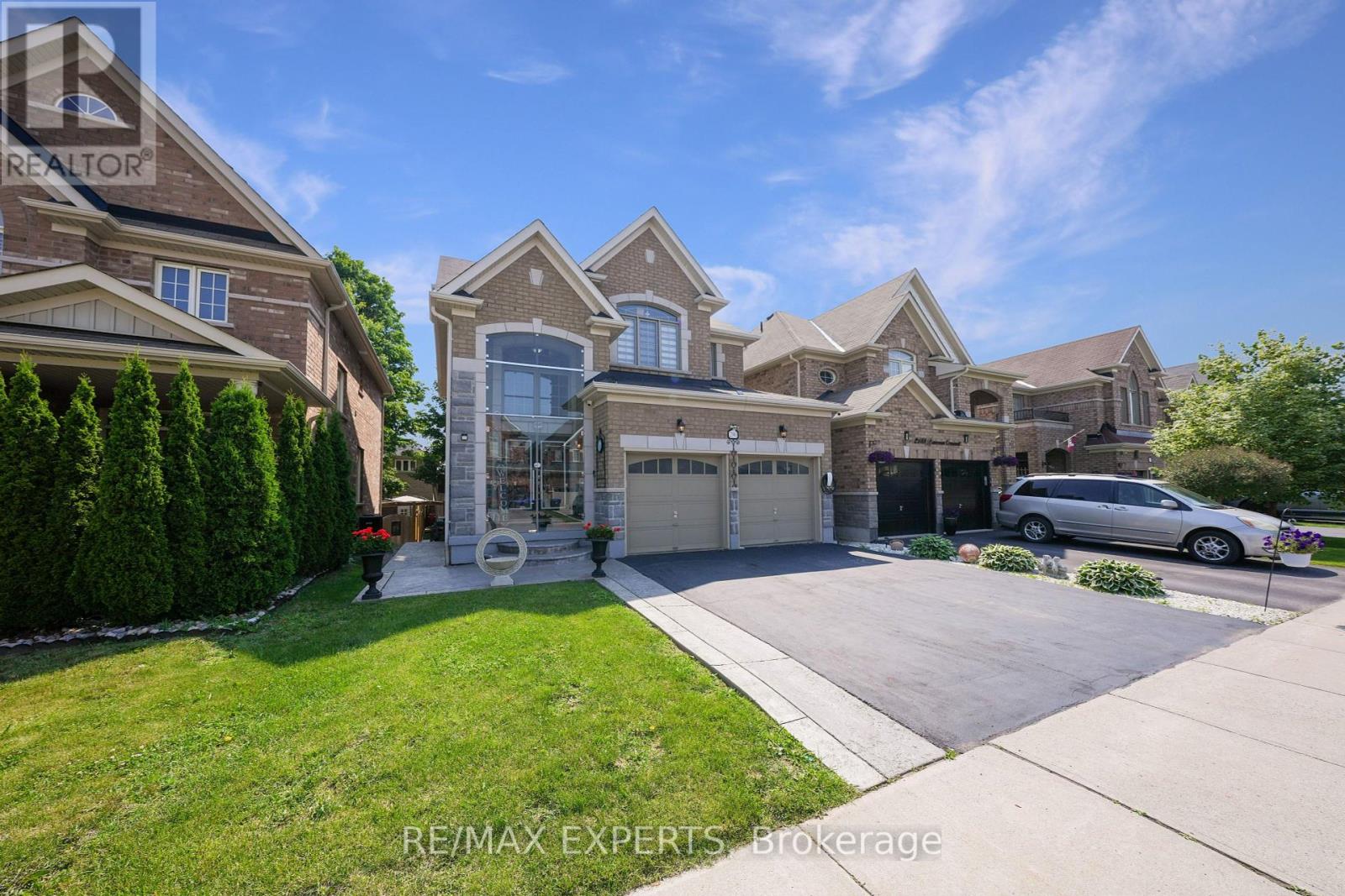 2190 Dawson Crescent, Innisfil, Ontario  L9S 0G9 - Photo 6 - N12383392