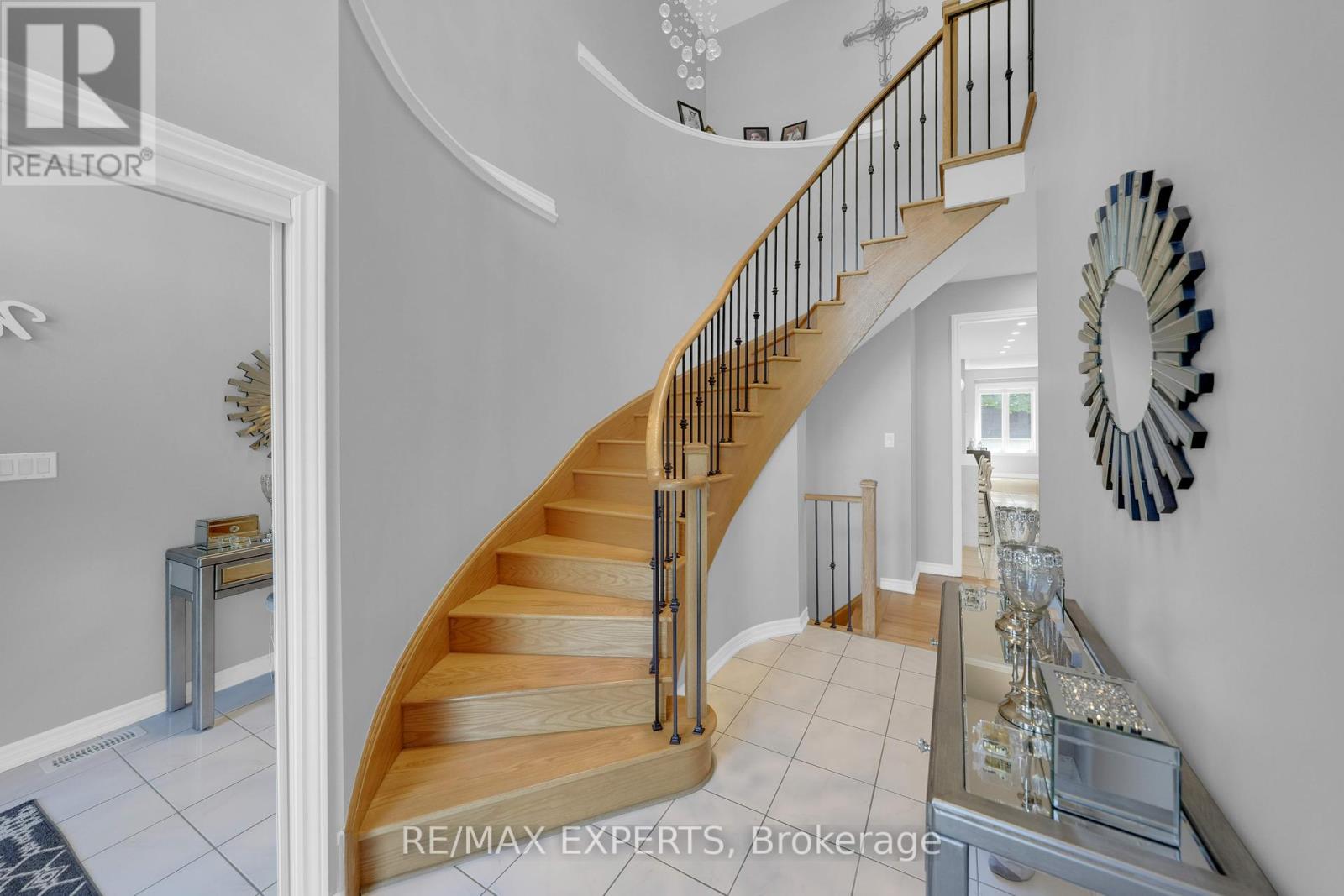 2190 Dawson Crescent, Innisfil, Ontario  L9S 0G9 - Photo 9 - N12383392