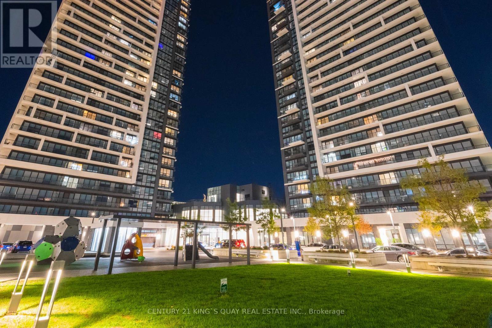 1702 - 18 Water Walk Drive, Markham, Ontario  L3R 6L5 - Photo 7 - N12383457