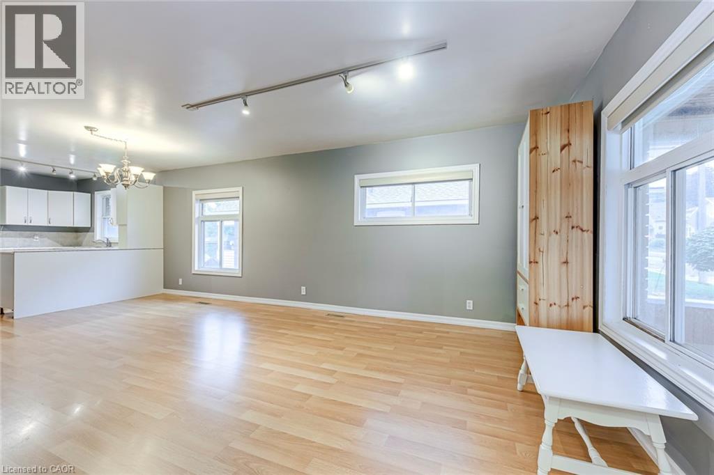 5188 Maple Street, Niagara Falls, Ontario  L2E 2N4 - Photo 6 - 40766543