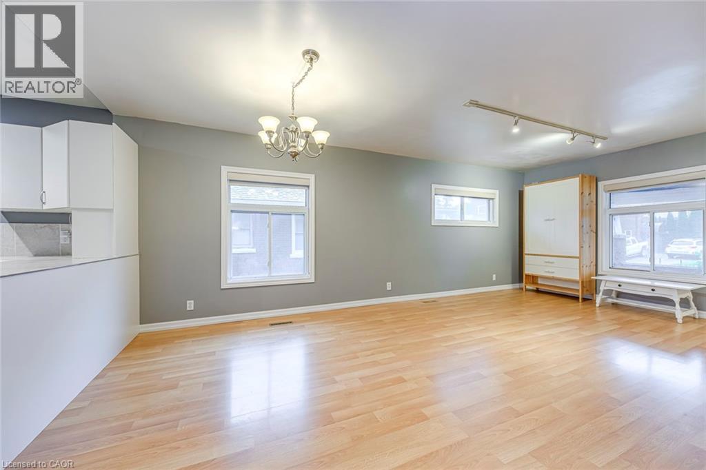 5188 Maple Street, Niagara Falls, Ontario  L2E 2N4 - Photo 11 - 40766543