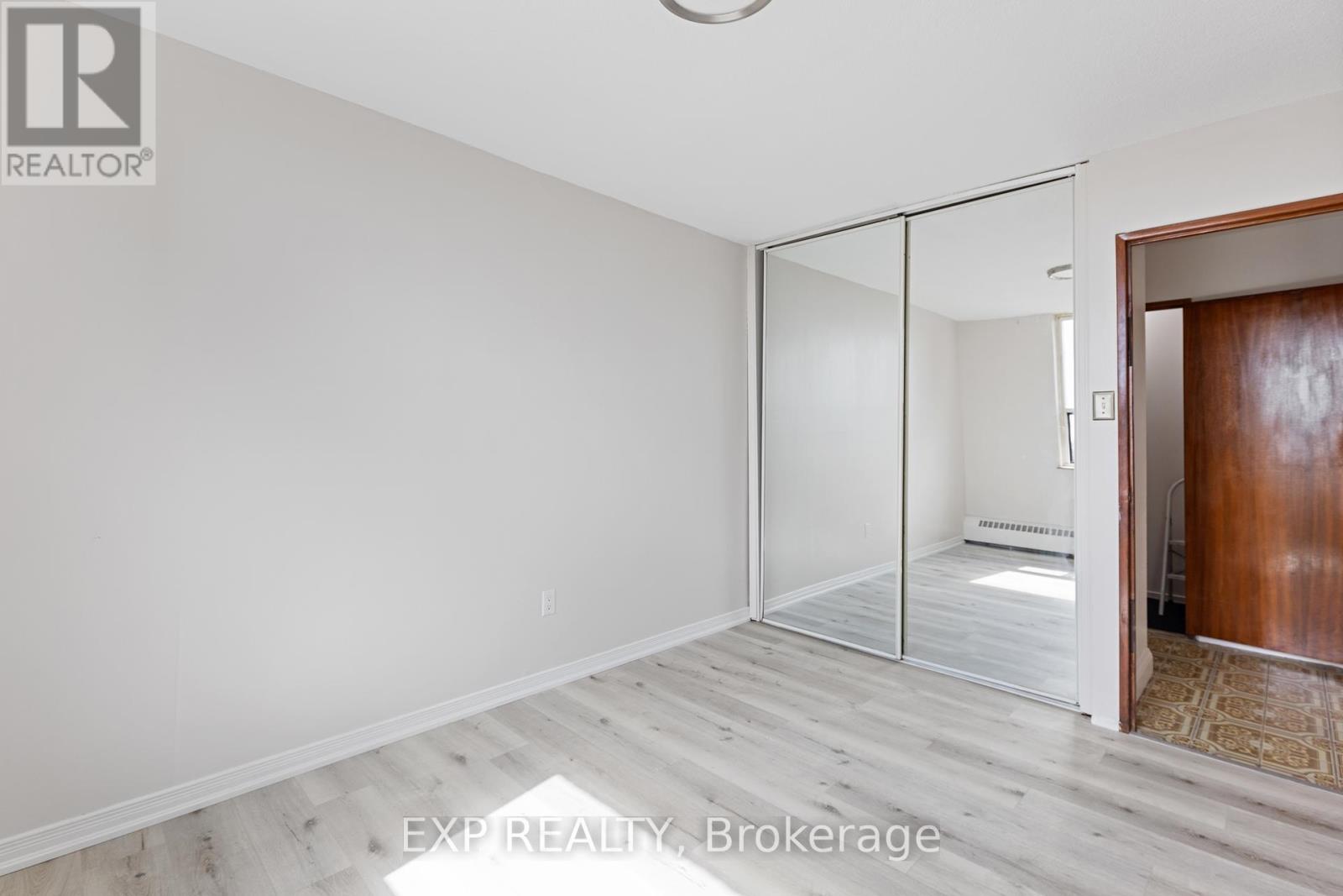 2006 - 3390 Weston Road, Toronto, Ontario  M9M 2X3 - Photo 15 - W12383293