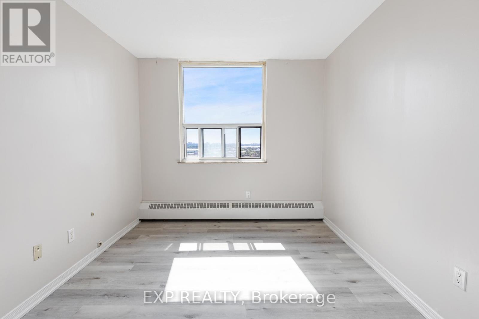 2006 - 3390 Weston Road, Toronto, Ontario  M9M 2X3 - Photo 16 - W12383293