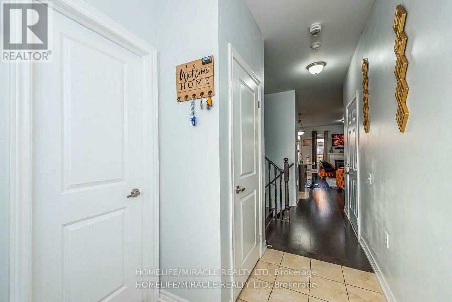 47 Maple Trail Road, Caledon, Ontario  L7C 3Z8 - Photo 5 - W12383334