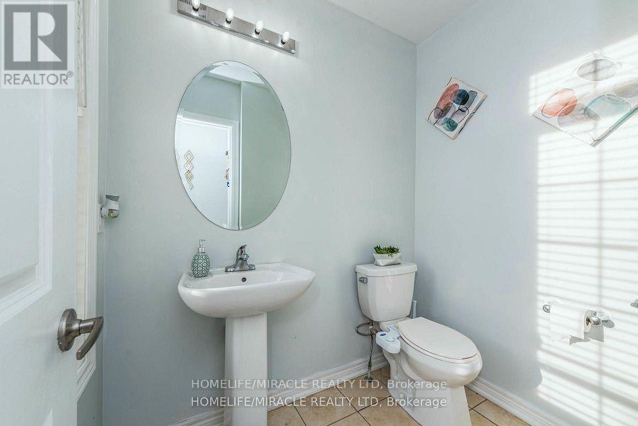 47 Maple Trail Road, Caledon, Ontario  L7C 3Z8 - Photo 6 - W12383334