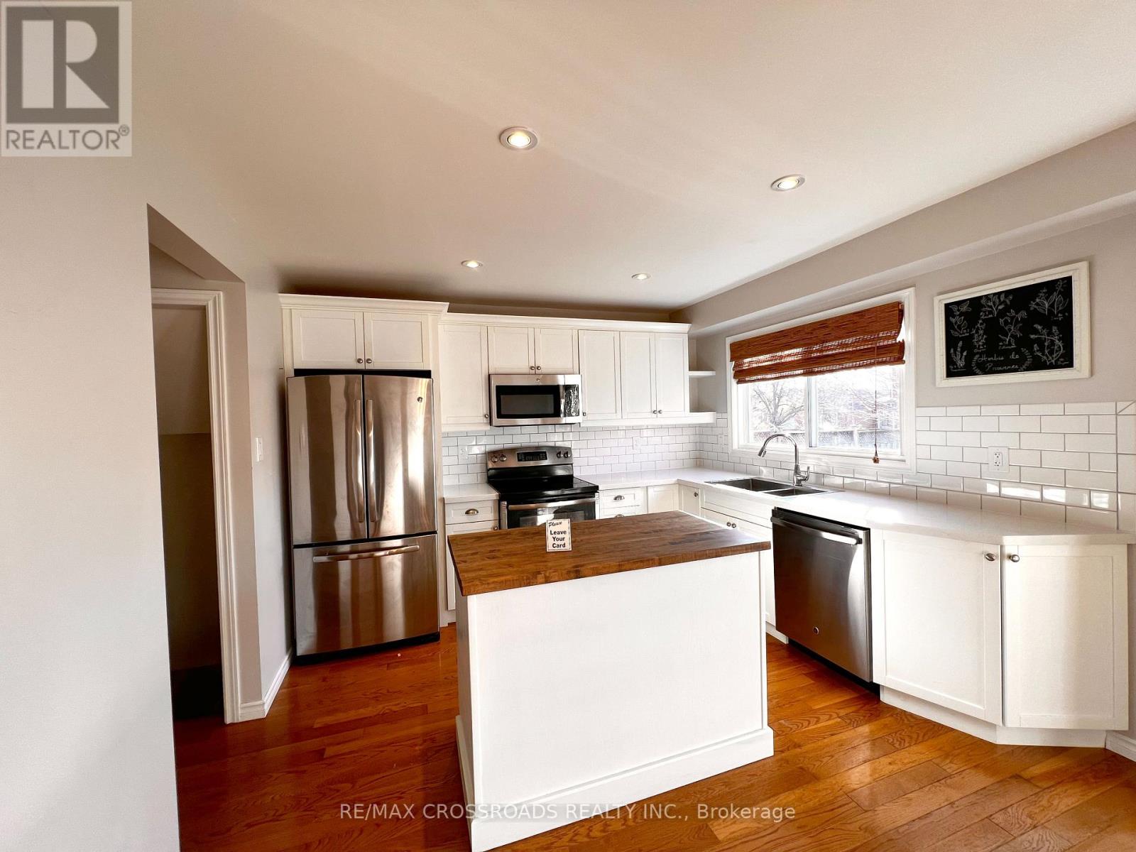 1559 Parish Lane, Oakville, Ontario  L6M 2Z6 - Photo 5 - W12383337