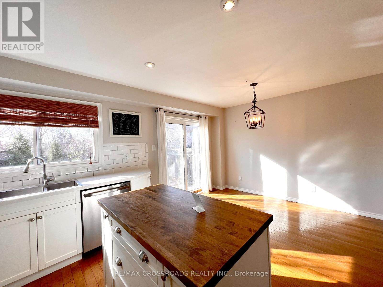 1559 Parish Lane, Oakville, Ontario  L6M 2Z6 - Photo 6 - W12383337