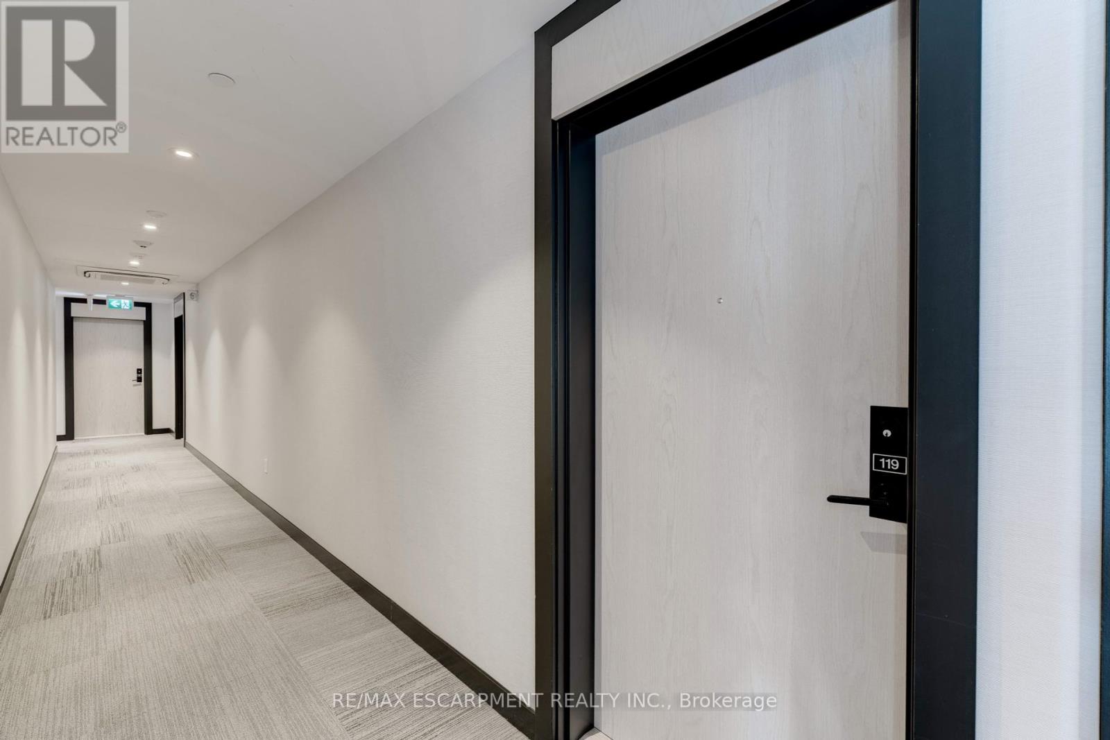 119 - 168 Sabina Drive, Oakville, Ontario  L6H 0W5 - Photo 6 - W12383341