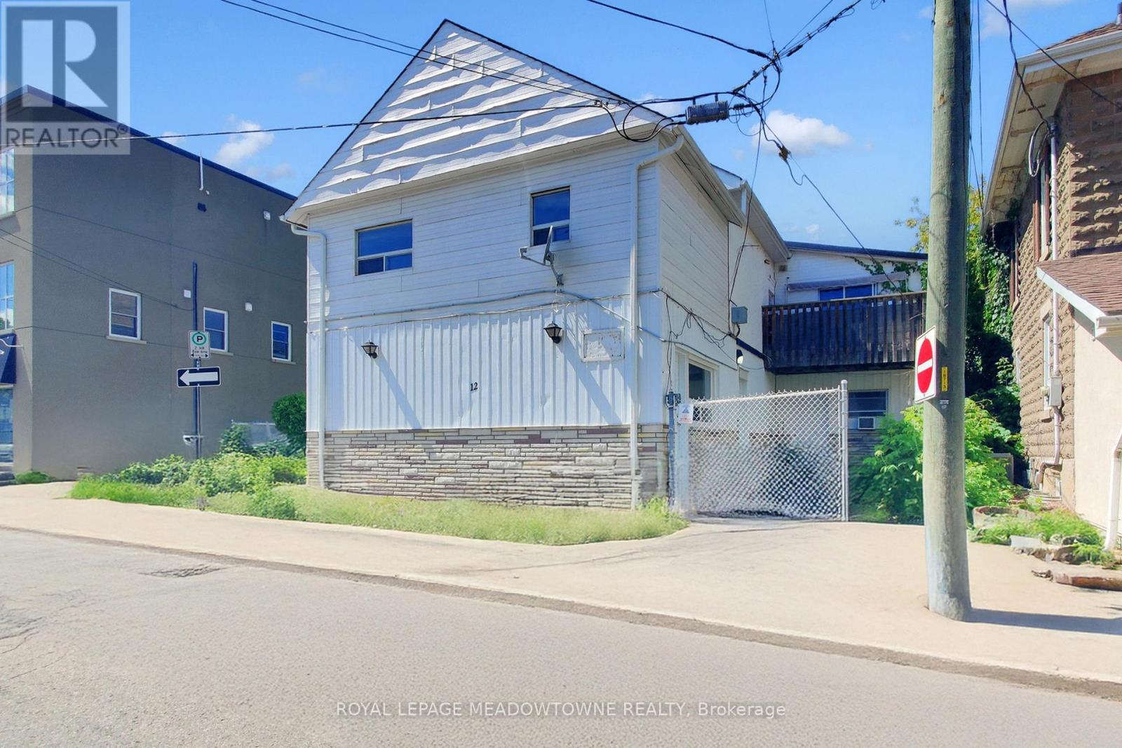 6 - 12 Wesleyan Street, Halton Hills, Ontario  L7G 2E1 - Photo 3 - W12383411