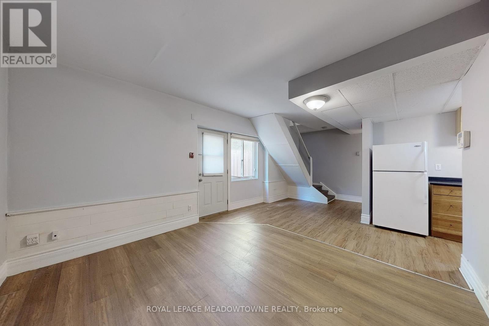 6 - 12 Wesleyan Street, Halton Hills, Ontario  L7G 2E1 - Photo 8 - W12383411