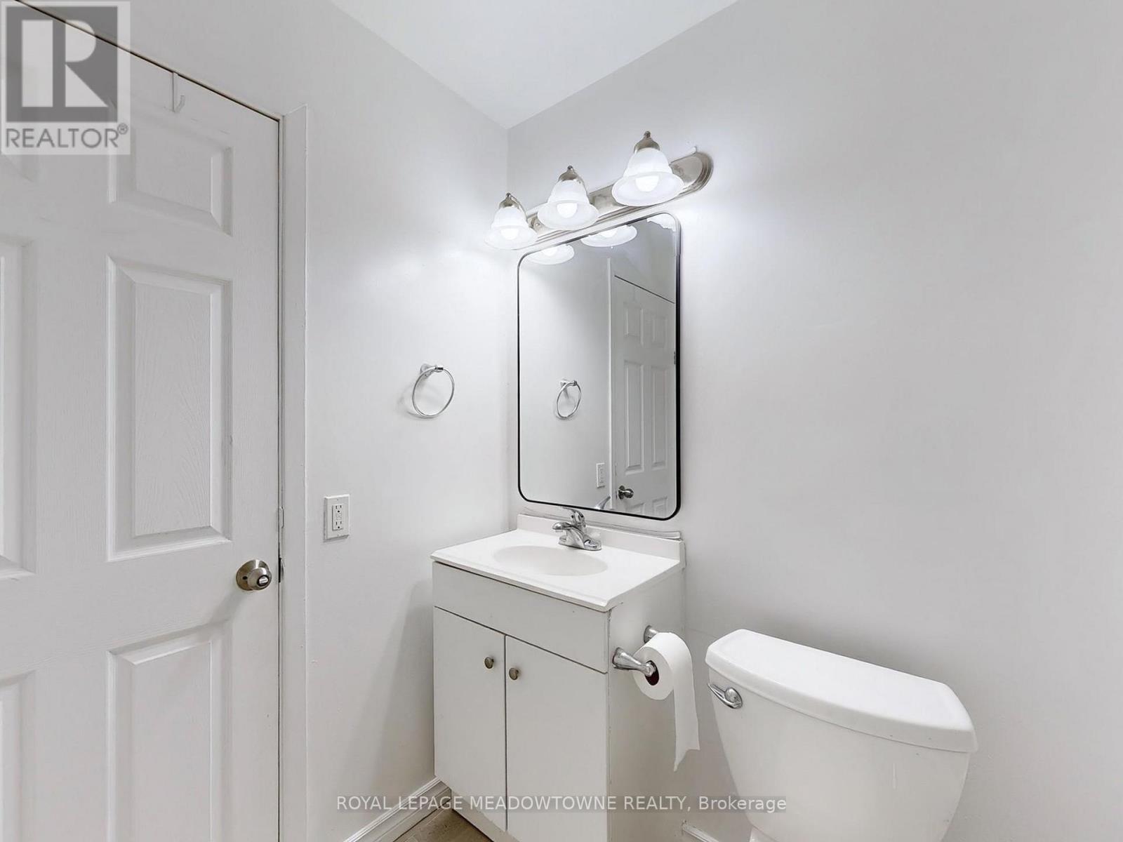 5 - 12 Wesleyan Street, Halton Hills, Ontario  L7G 2E1 - Photo 17 - W12383421