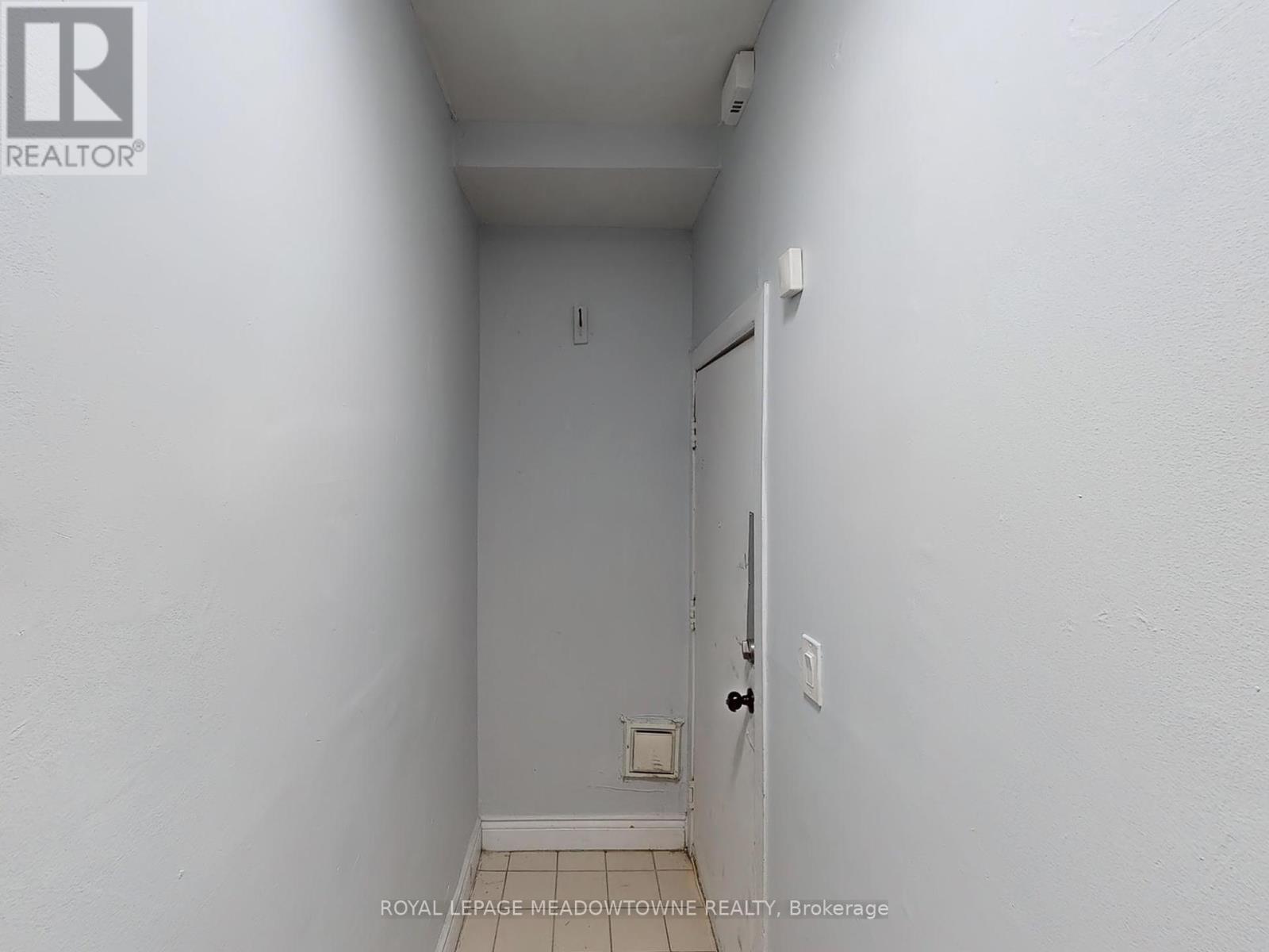 5 - 12 Wesleyan Street, Halton Hills, Ontario  L7G 2E1 - Photo 5 - W12383421