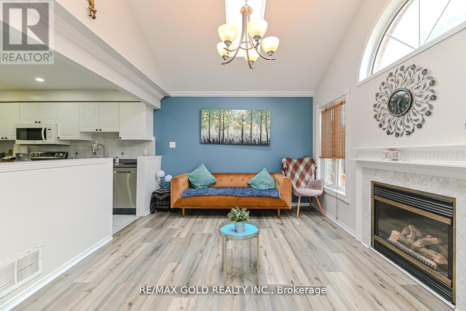 89 Black Forest Drive, Brampton, Ontario  L6R 2E6 - Photo 14 - W12383428