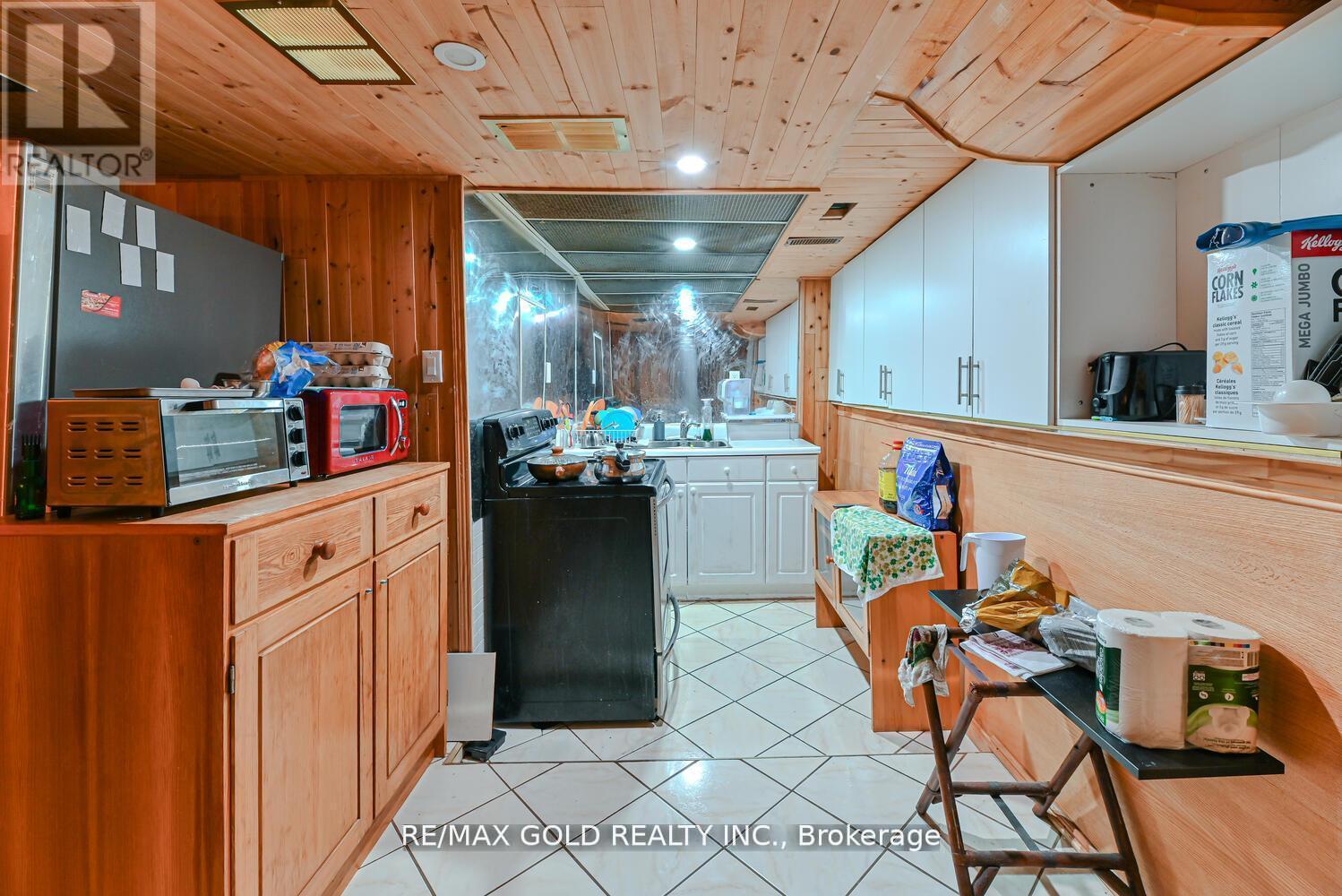 89 Black Forest Drive, Brampton, Ontario  L6R 2E6 - Photo 32 - W12383428