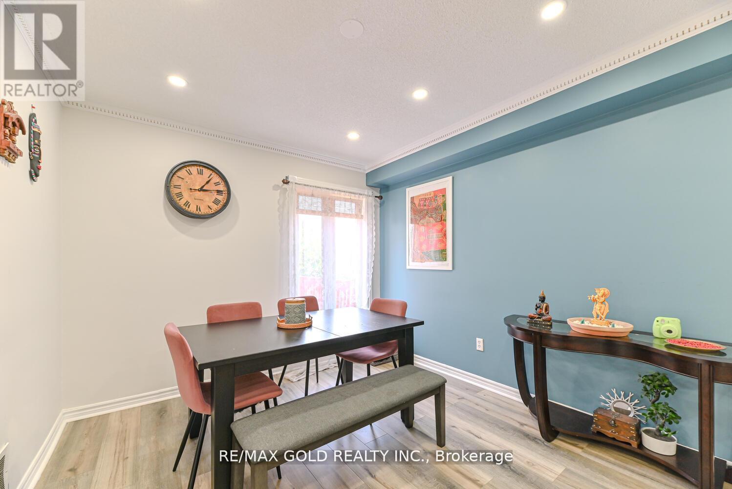 89 Black Forest Drive, Brampton, Ontario  L6R 2E6 - Photo 7 - W12383428