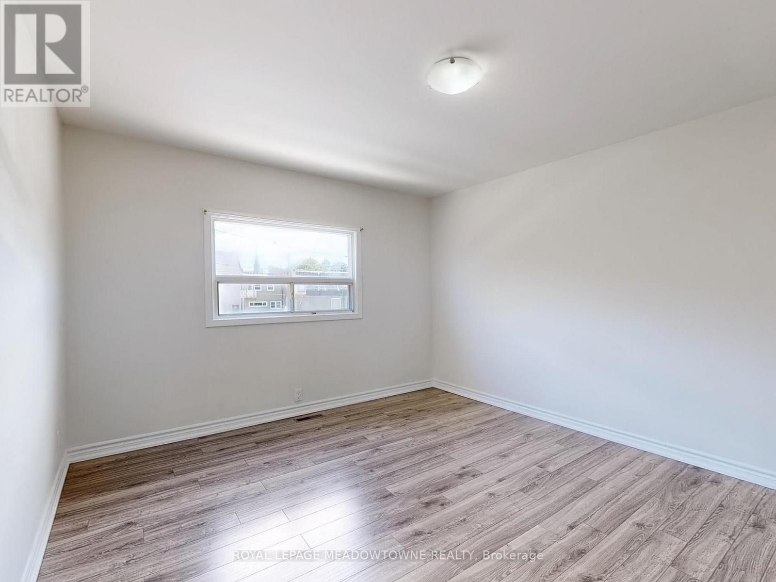1 - 12 Wesleyan Street, Halton Hills, Ontario  L7G 2E1 - Photo 13 - W12383438