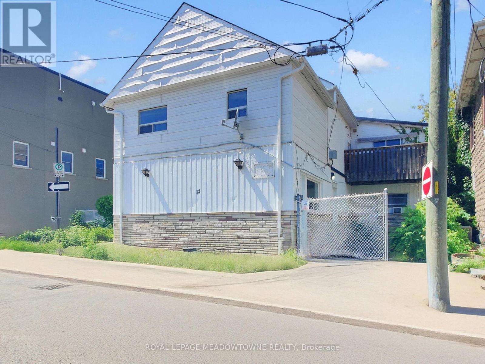 1 - 12 Wesleyan Street, Halton Hills, Ontario  L7G 2E1 - Photo 3 - W12383438
