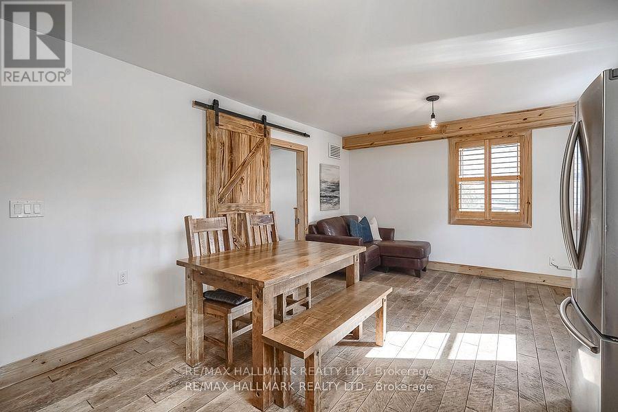 Main - 6 Thirty First Street, Toronto, Ontario  M8W 3E8 - Photo 14 - W12383448