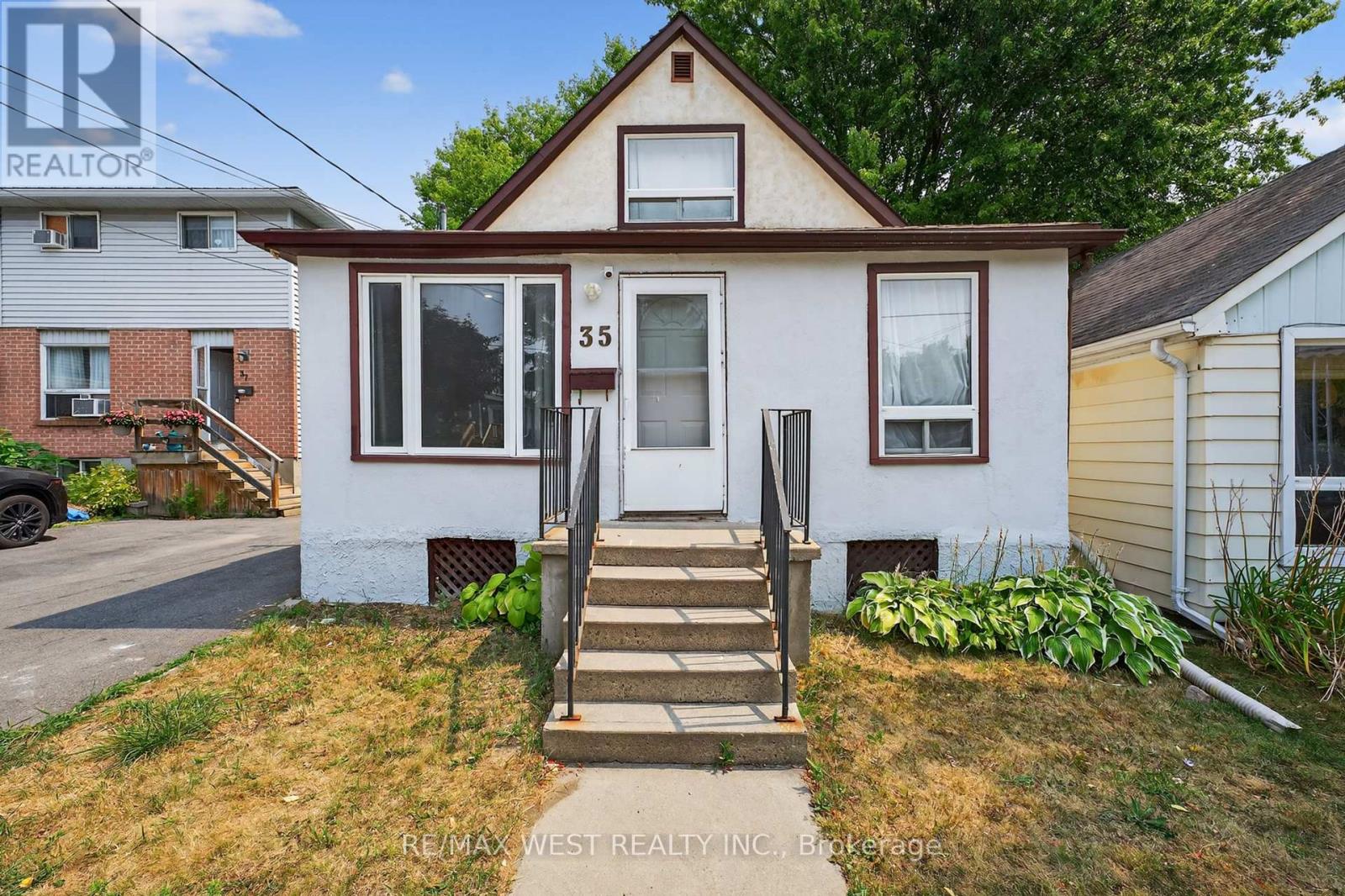 35 Kingscourt Avenue, Kingston (East Of Sir John A. Blvd), Ontario  K7K 4N6 - Photo 3 - X12383273
