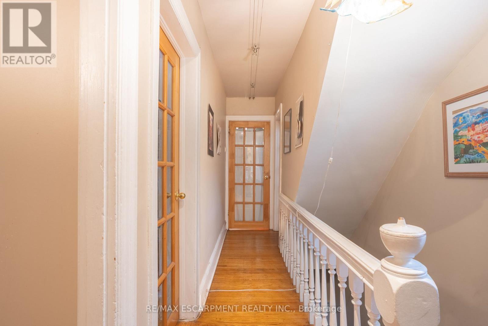 175 Burris Street, Hamilton (St. Clair), Ontario  L8M 2J7 - Photo 7 - X12383291