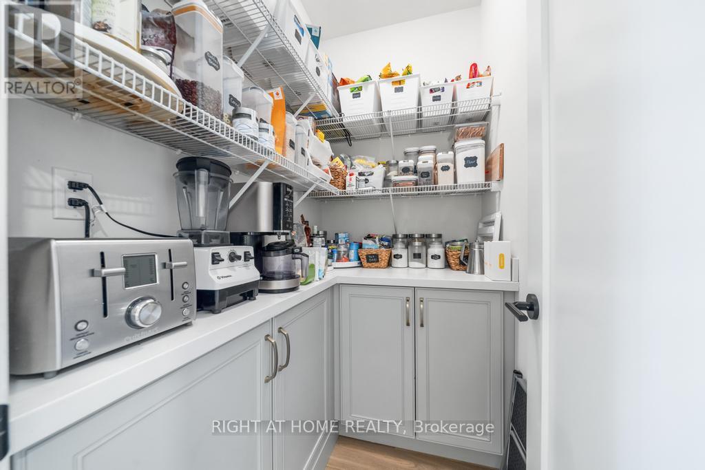89 Lloyminn Avenue, Hamilton, Ontario  L9G 1H4 - Photo 8 - X12383359