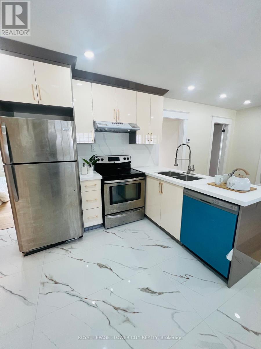 346 Wharncliffe Road S, London South, Ontario  N6J 2L8 - Photo 6 - X12383370