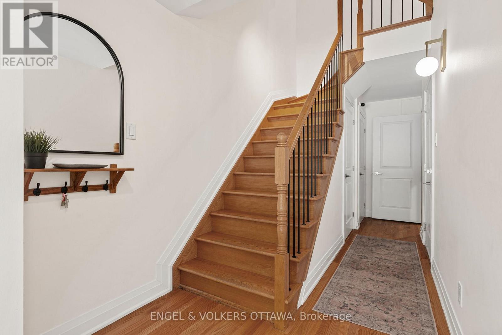 Property at 1137 ROCKINGHAM AVENUE image 3