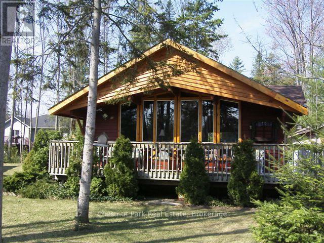 72 59th Street S, Wasaga Beach, Ontario  L9Z 1V8 - Photo 1 - S12383631