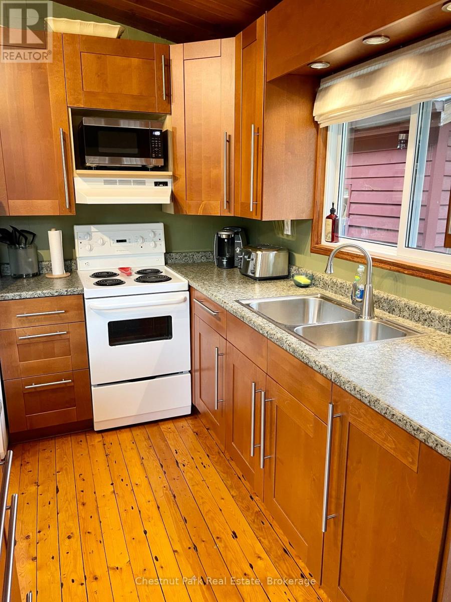 72 59th Street S, Wasaga Beach, Ontario  L9Z 1V8 - Photo 11 - S12383631
