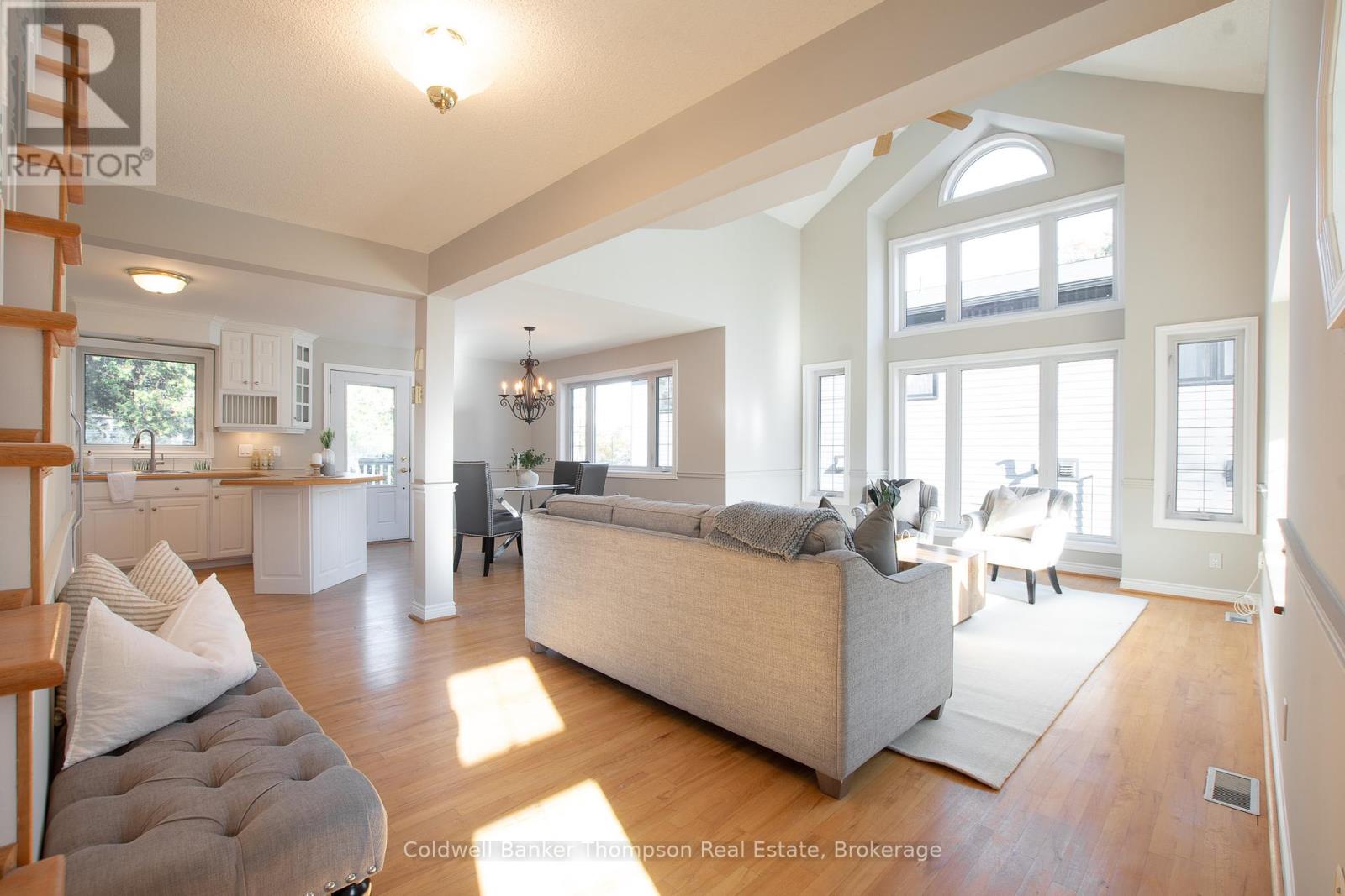 30 Church Street, Huntsville, Ontario  P1H 1G8 - Photo 2 - X12383649