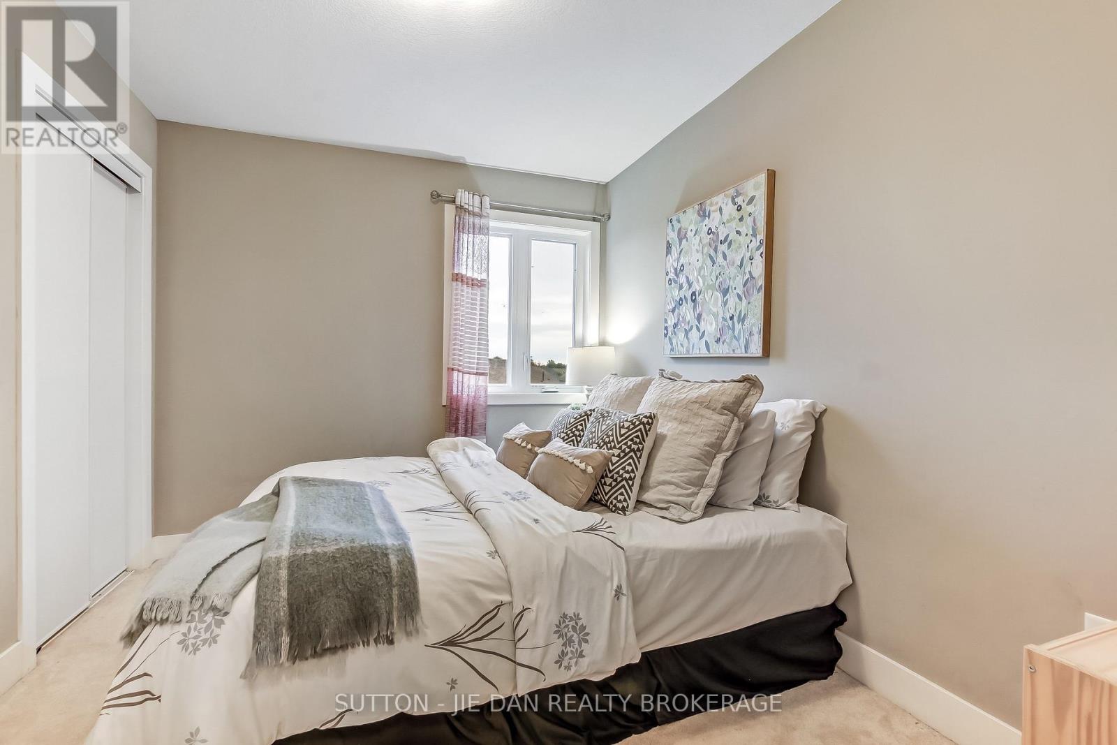 236 - 1960 Dalmagarry Road, London North (North E), Ontario  N6G 0T8 - Photo 18 - X12383608