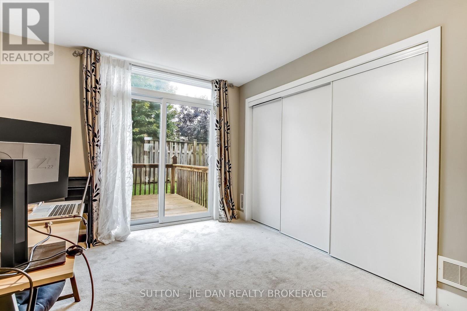 236 - 1960 Dalmagarry Road, London North (North E), Ontario  N6G 0T8 - Photo 5 - X12383608