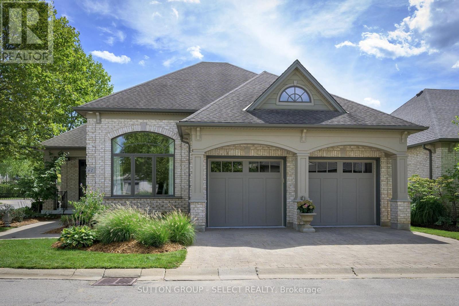 61 - 2014 Valleyrun Boulevard, London North (North R), Ontario  N6G 5N8 - Photo 1 - X12383634