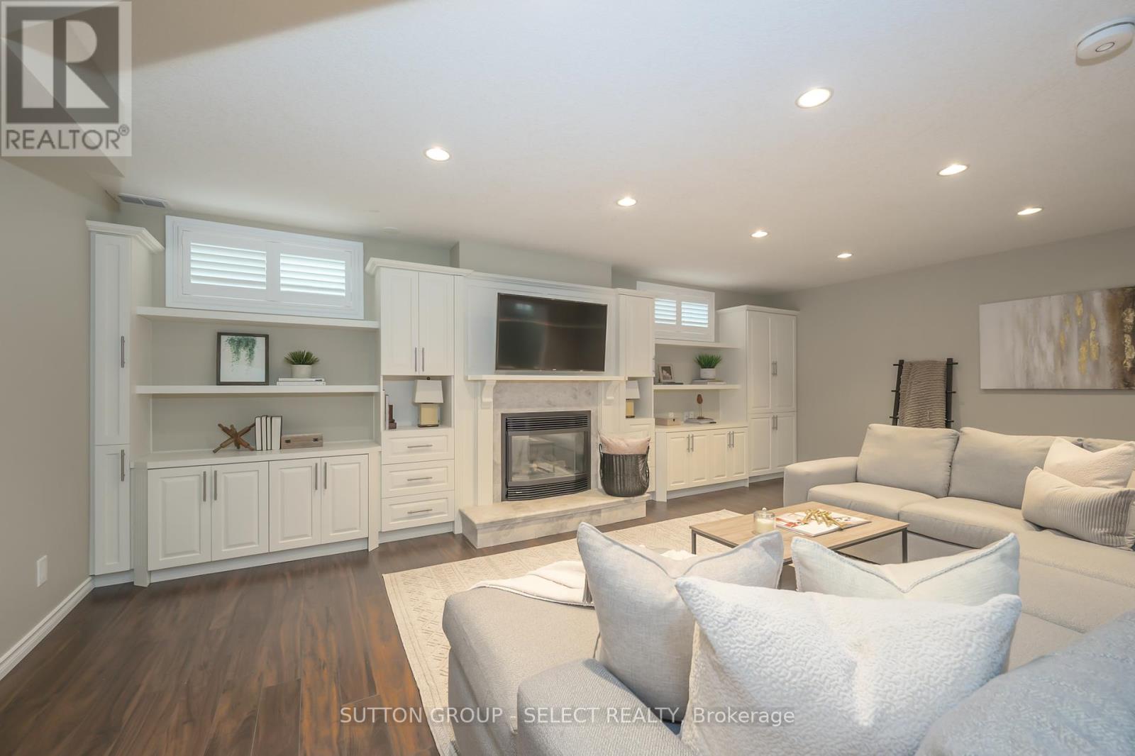 61 - 2014 Valleyrun Boulevard, London North (North R), Ontario  N6G 5N8 - Photo 24 - X12383634