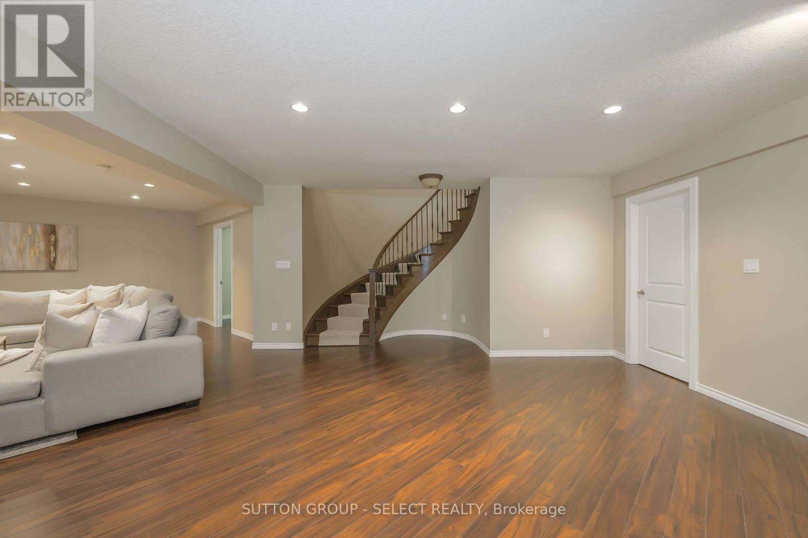 61 - 2014 Valleyrun Boulevard, London North (North R), Ontario  N6G 5N8 - Photo 27 - X12383634